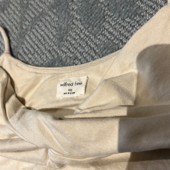 Twist Front Crop Top - Picture 2 of 2